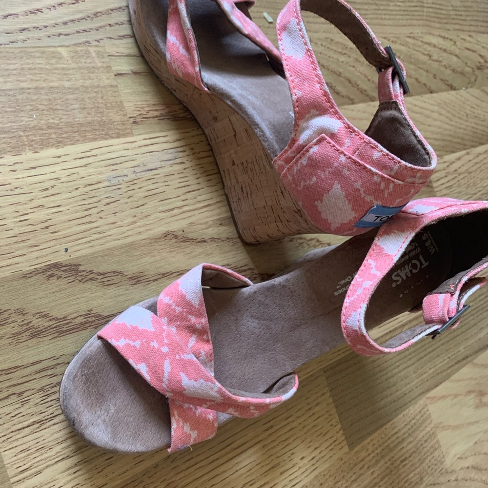 TOMS wedges